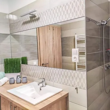 Atina Home1 Apartman *