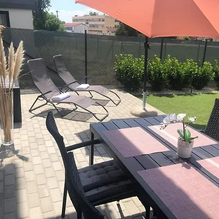 Atina Home1 Apartman *
