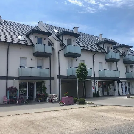Atina Home1 Apartman *