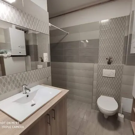 Atina Home1 Apartman *